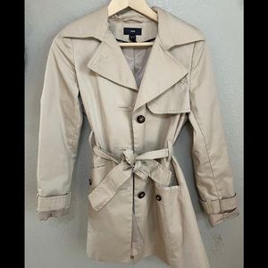 H&M brand light khaki trench coat size 4